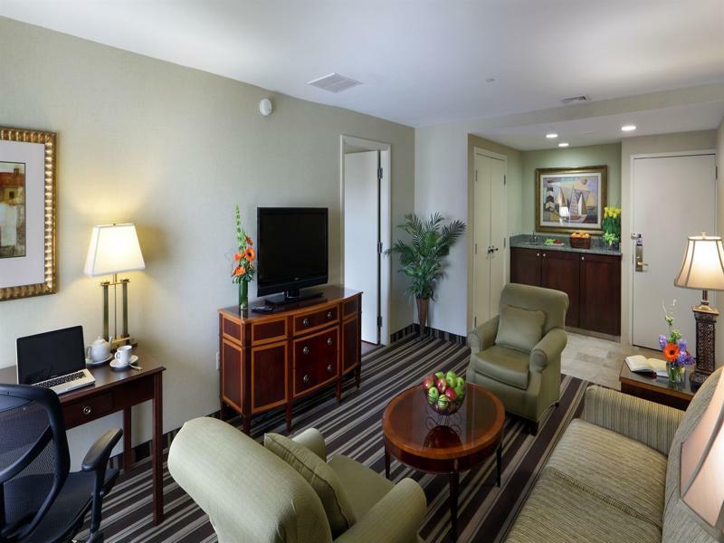 Hampton Inn Boston-Нейтик Экстерьер фото